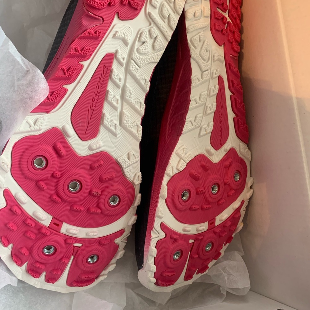 Altra - Picture 6 of 7